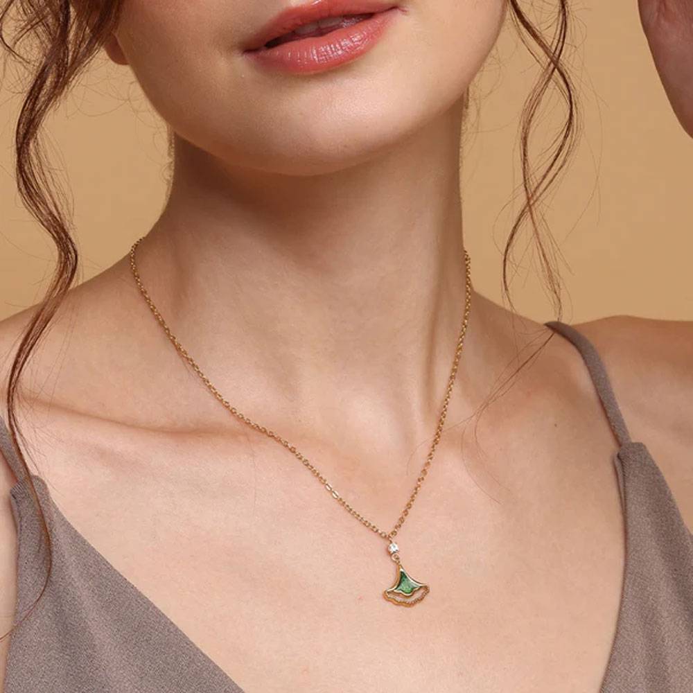 Ginkgo Leaf Pendant : NK264