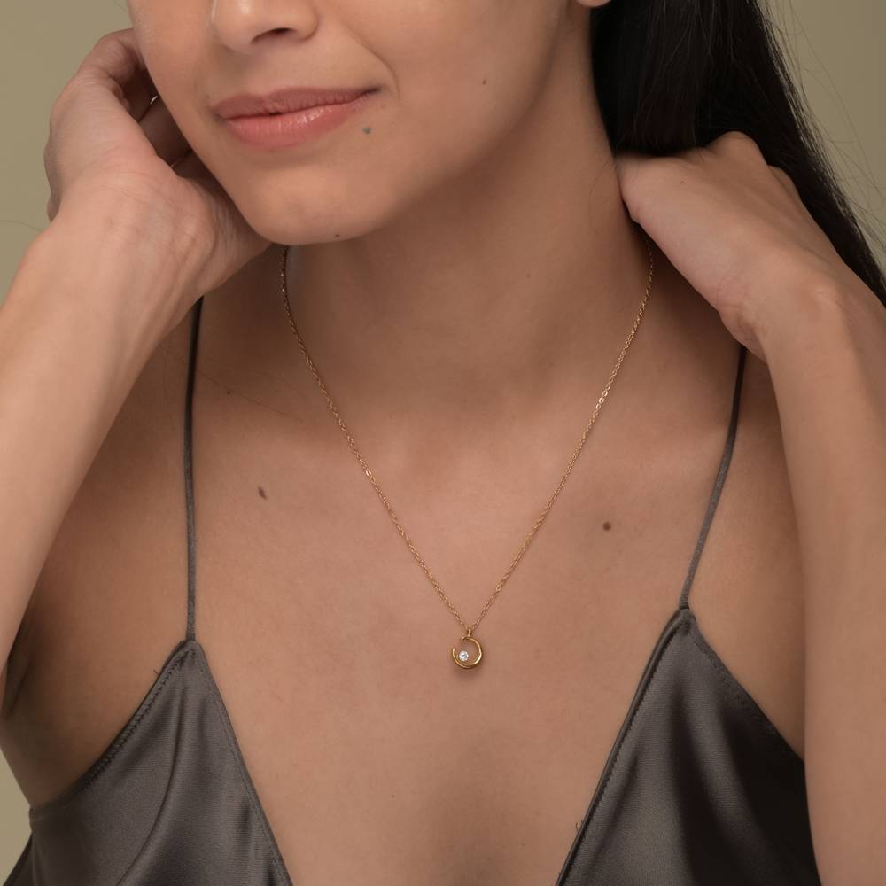 Moon Charm Necklace : NK383