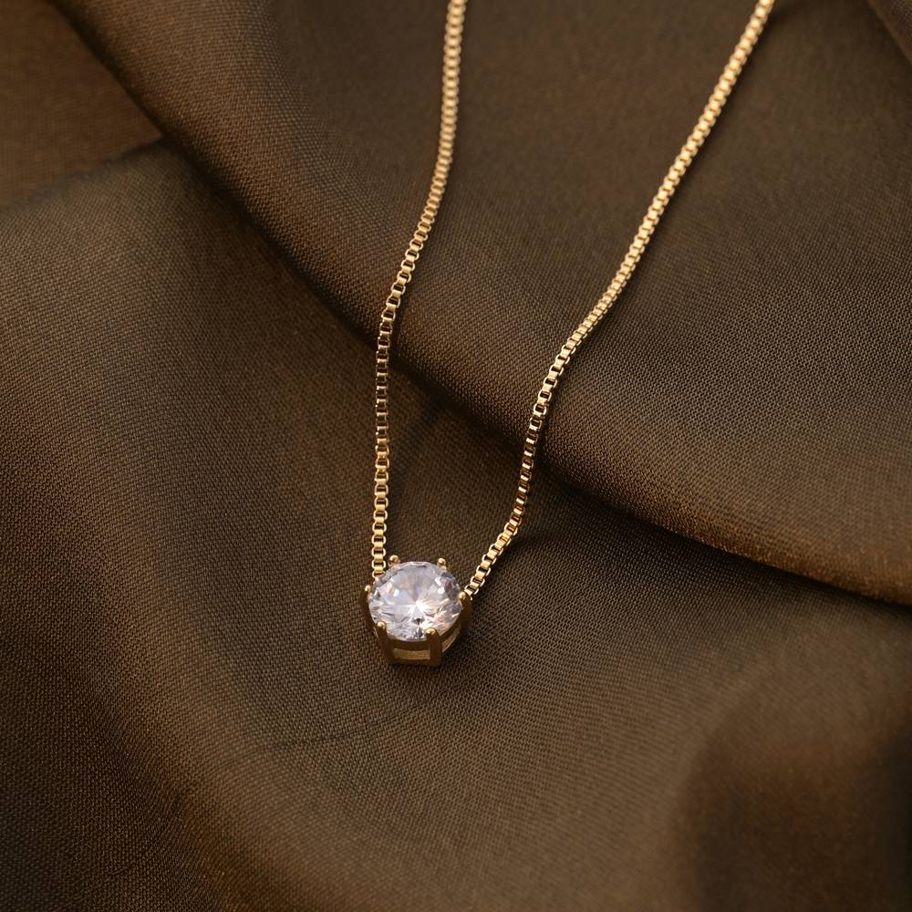 Round Solitaire Necklace : NK390