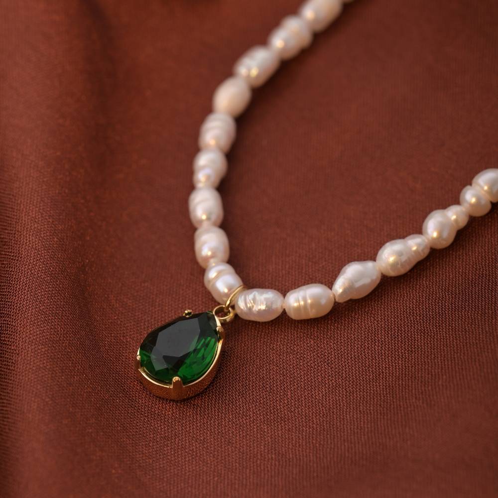 Baroque Pearl Emerald Necklace For Womens Waterproof & Anti-Tarnish : NK396