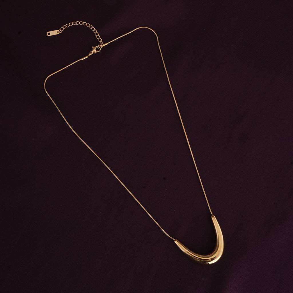 Golden Boomerang Necklace For Womens Waterproof & Anti-Tarnish : NK479