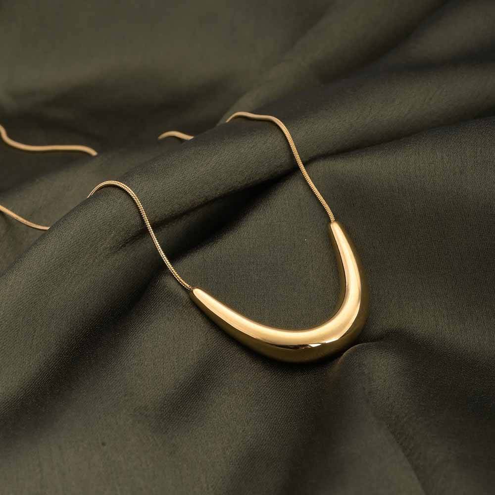 Golden Boomerang Necklace For Womens Waterproof & Anti-Tarnish : NK479