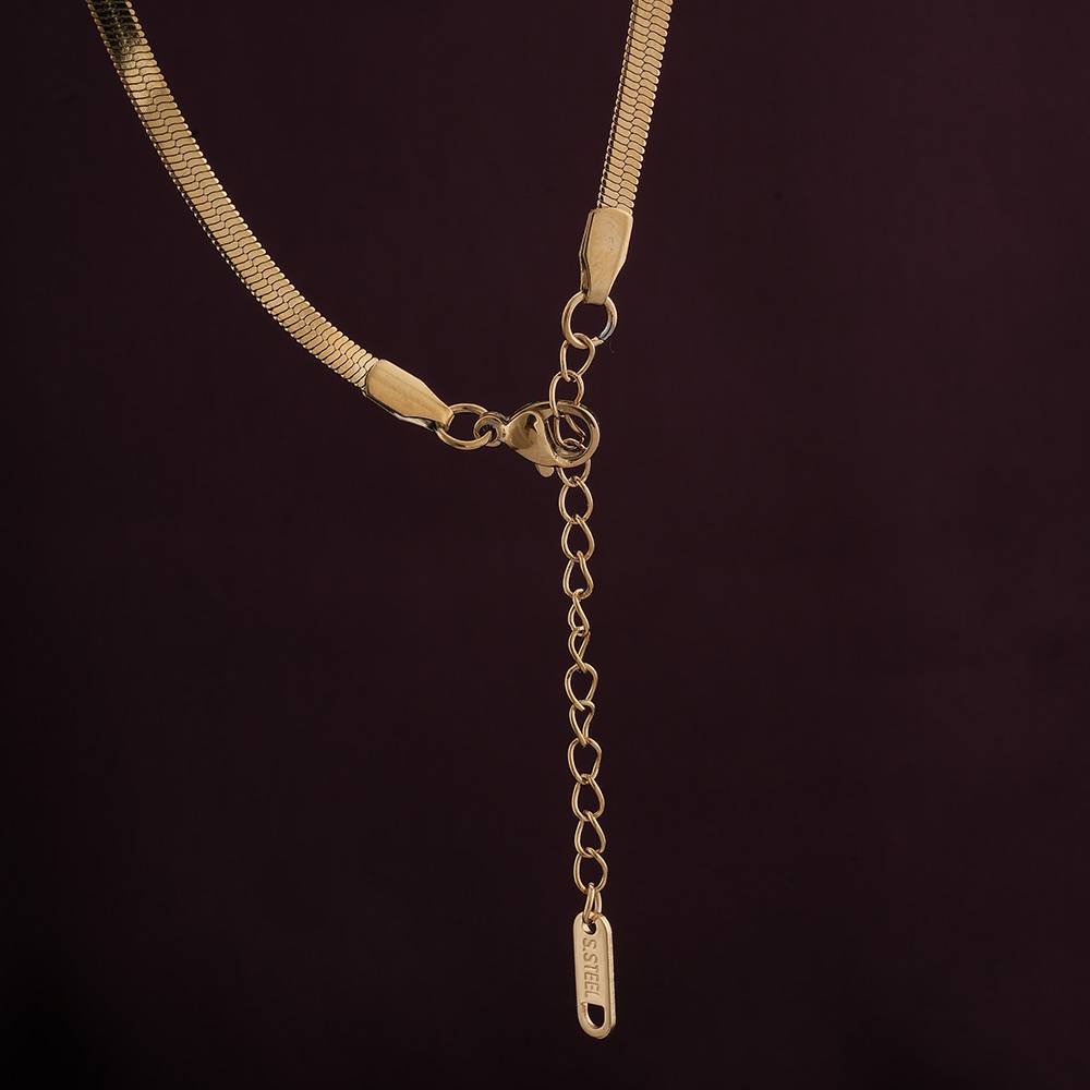 Black Vixen Necklace For Womens Waterproof & Anti-Tarnish : NK486