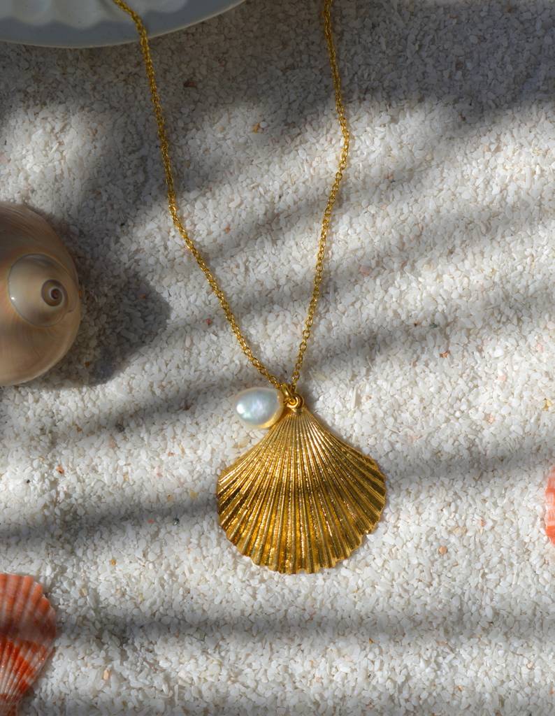 Scallop Neckpiece : ScallopNeckpiece