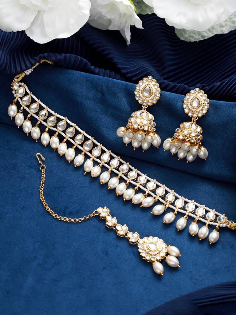 Gold-Plated Kundan Stone-Studded & Pearl Beaded Choker Necklace Set : NL-JS22-40195