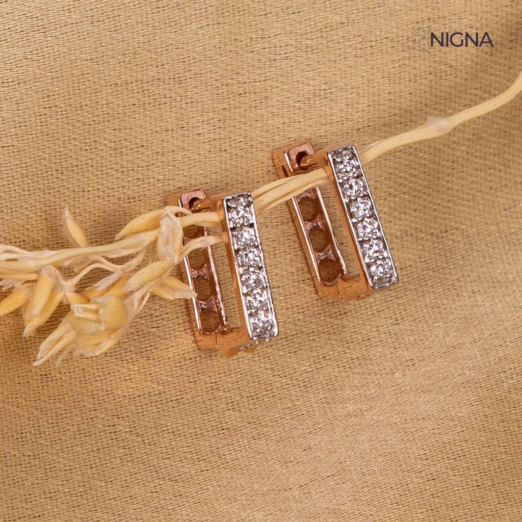 Chakra Chaukor - Lab Grown Diamond Huggie Hoop : NNS14LBL0036