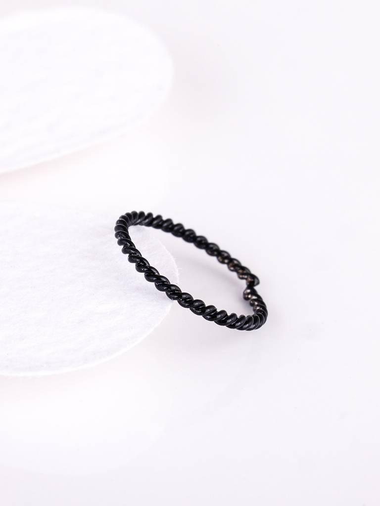 Giva 925 Sterling Silver Oxidised Silver String Nose Ring