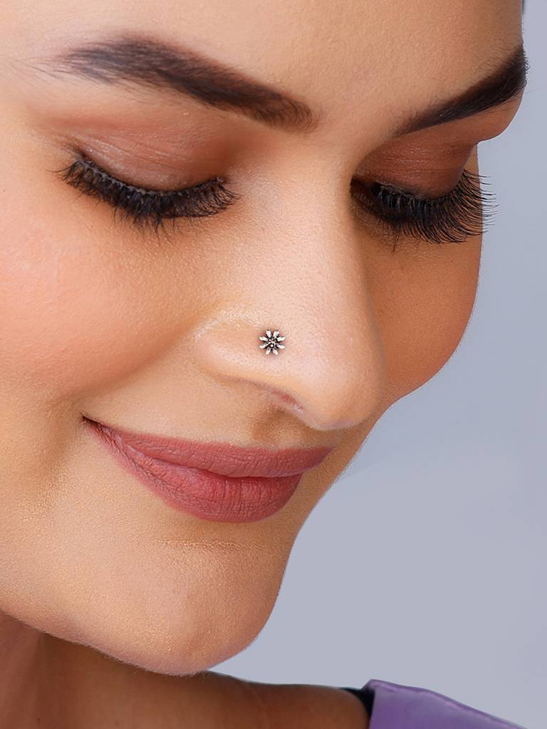 Giva 925 Sterling Silver Oxidised Silver My Daisy Nose Pin