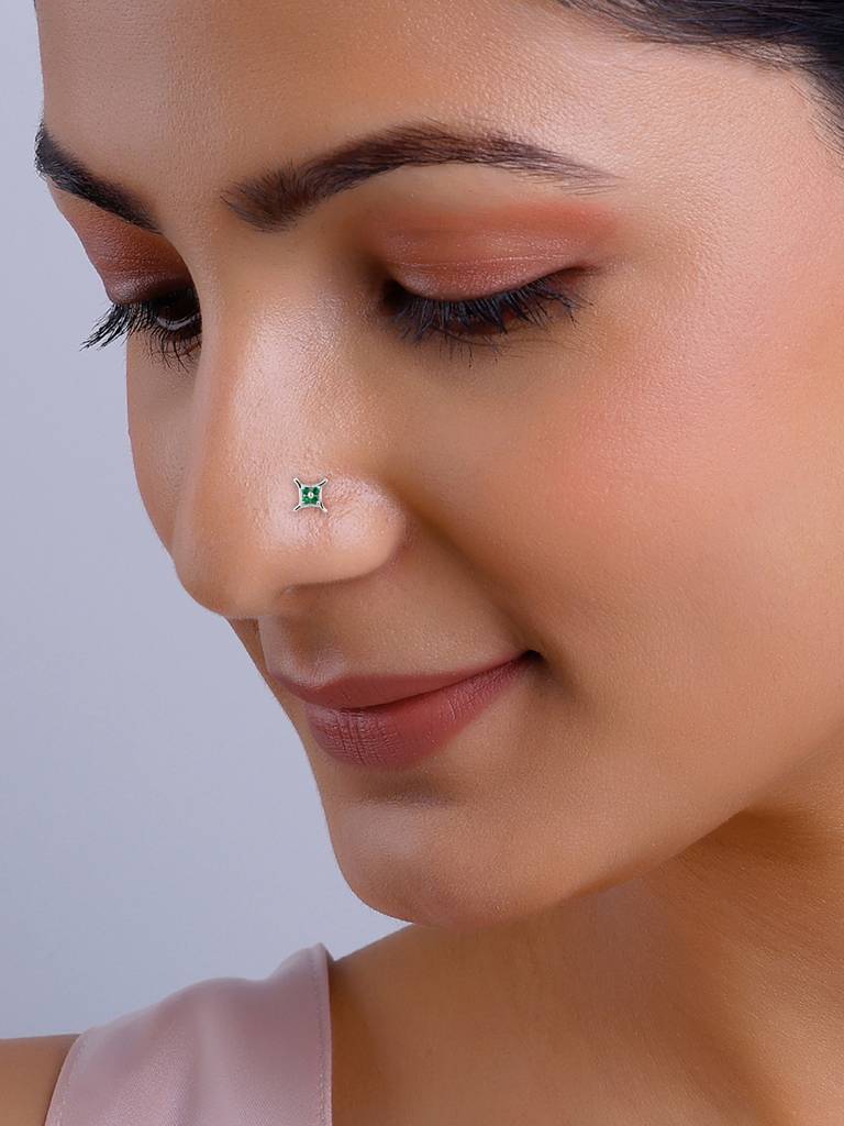 Silver Emerald Green Nose Pin : NP0188