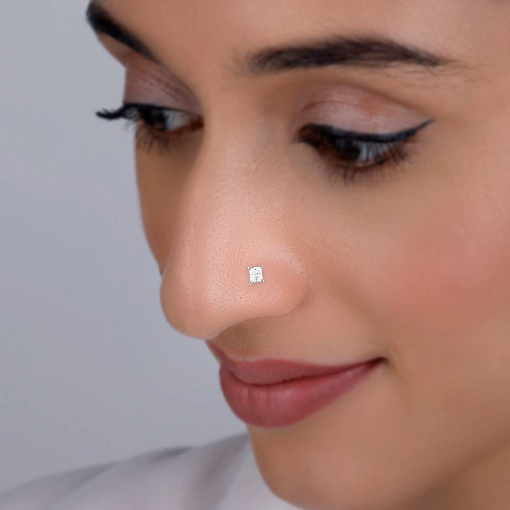 925 Silver Sparkle Square Nose Pin : NP0199