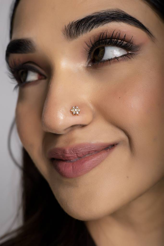 KuberBox 18K Yellow Gold Sukanya Nose Stud