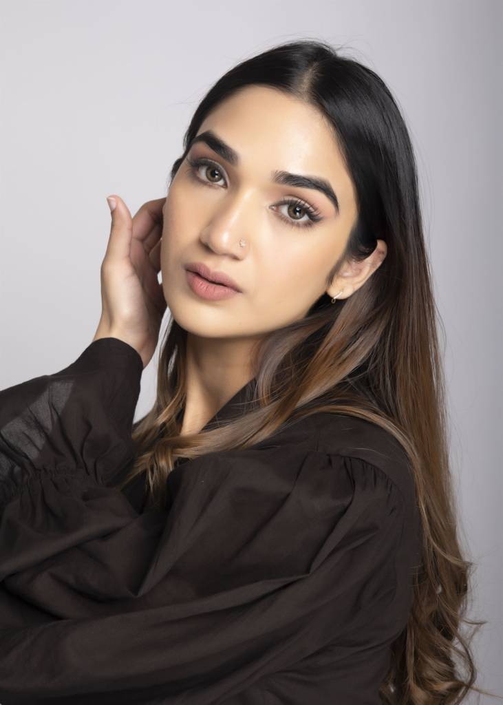 KuberBox 18K Yellow Gold Samriddhi Nose Stud