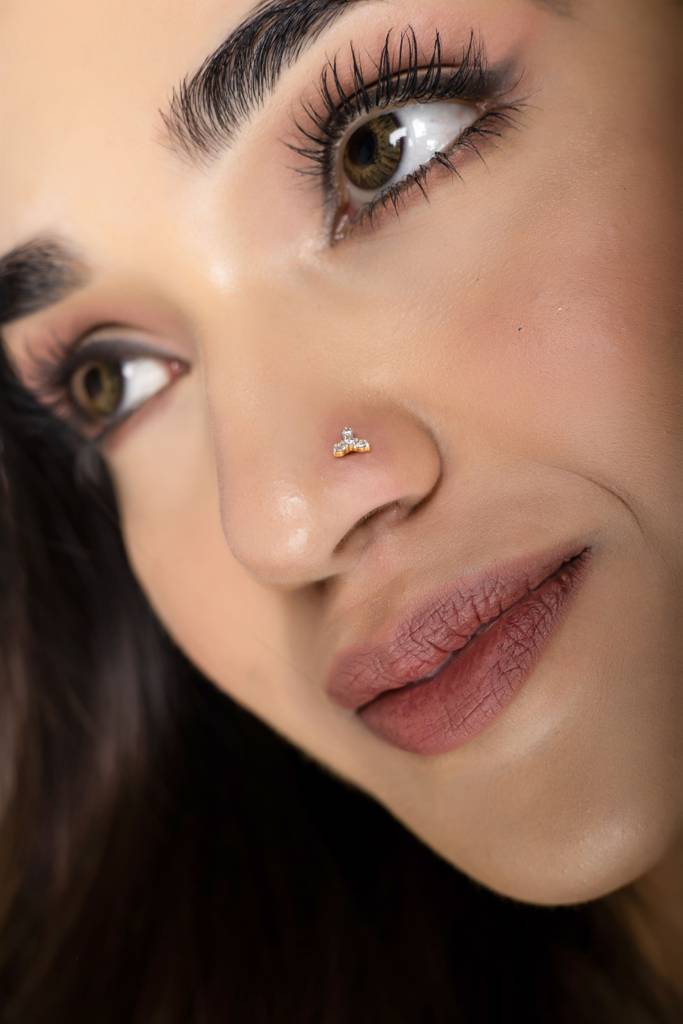 KuberBox 18K Yellow Gold Ishita Nose Pin