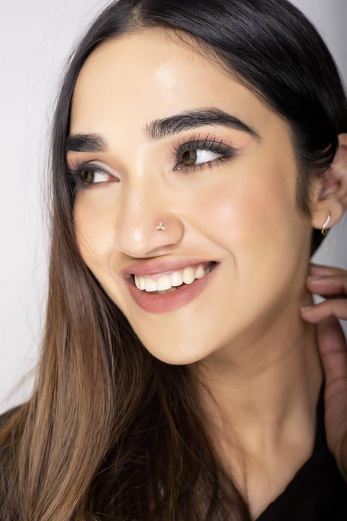 KuberBox 18K Yellow Gold Ishita Nose Pin