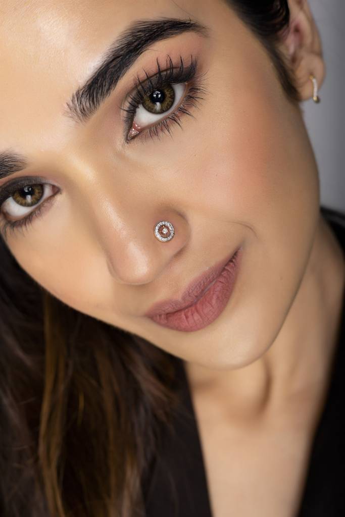 KuberBox 18K Yellow Gold Debra Round Nose Pin