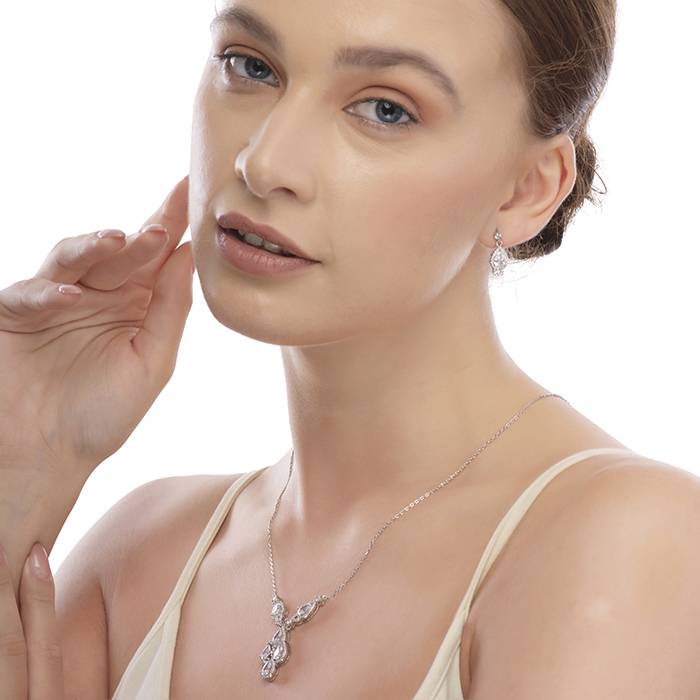 Pear-Fiction Necklace Set