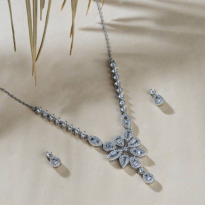 Silver Blossoom Bouquet Necklace Set
