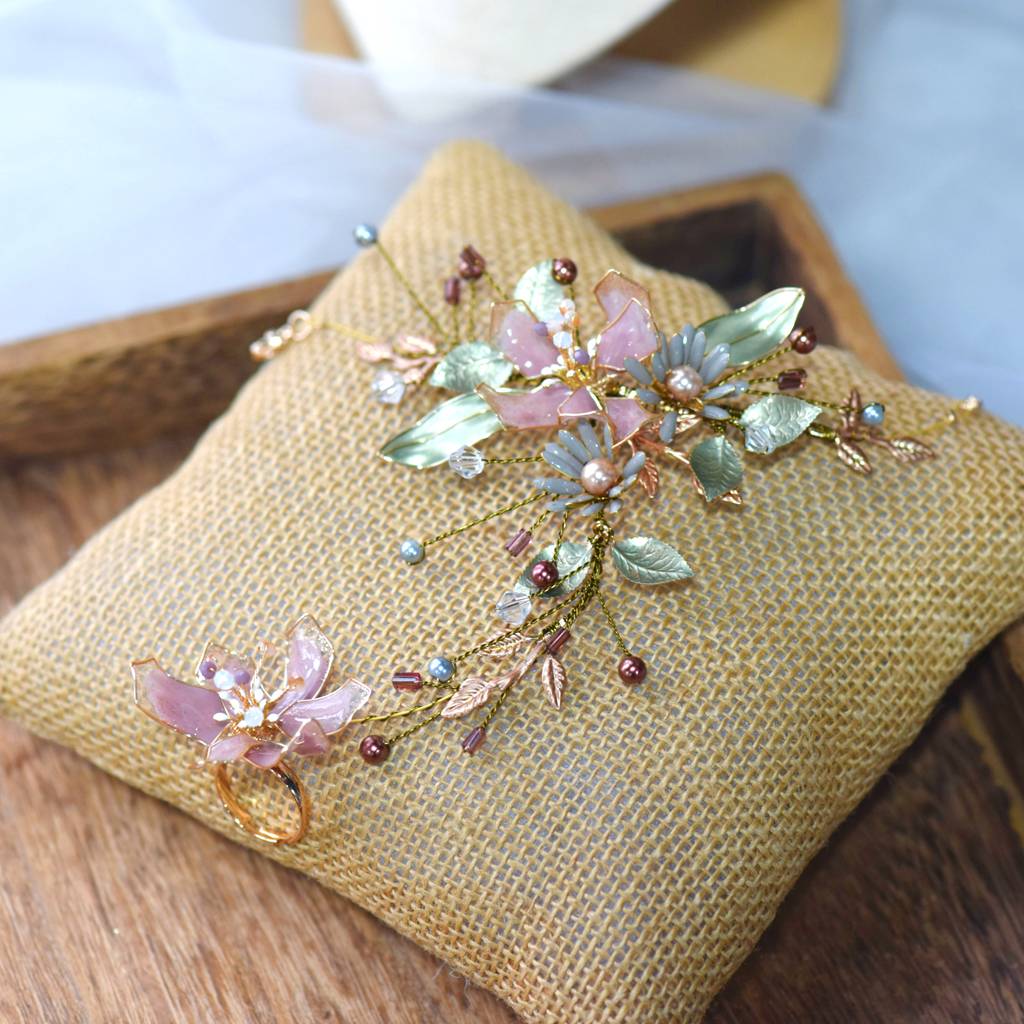 Nerida Hand Harness : NeridaHandHarness