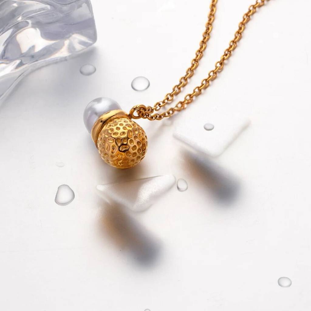 18Kt Gold Plated Textured Natural Shell & Pearl Pendant Necklace, Ratna Pathak : INRATNA