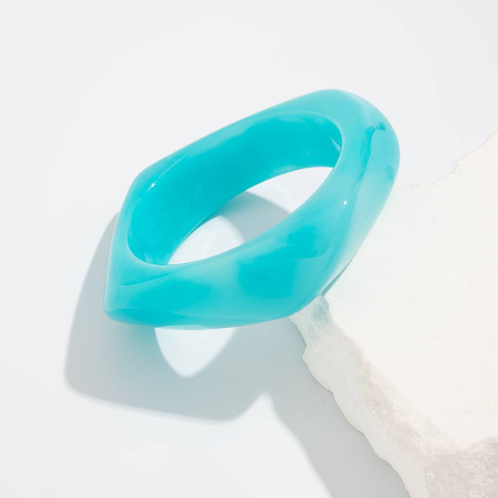 Chunky Wide Edge Rounded Square Polygonal Acrylic-Bangle : ADN0825B2252BL