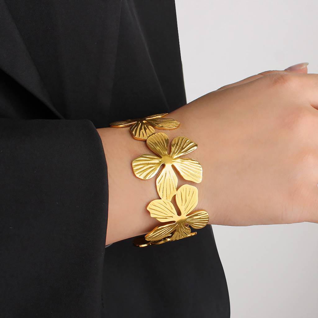18K Plated Waterproof, Anti-Tarnish Chunky Floral  Cuff Bangle Bracelet : AOU0125B23G