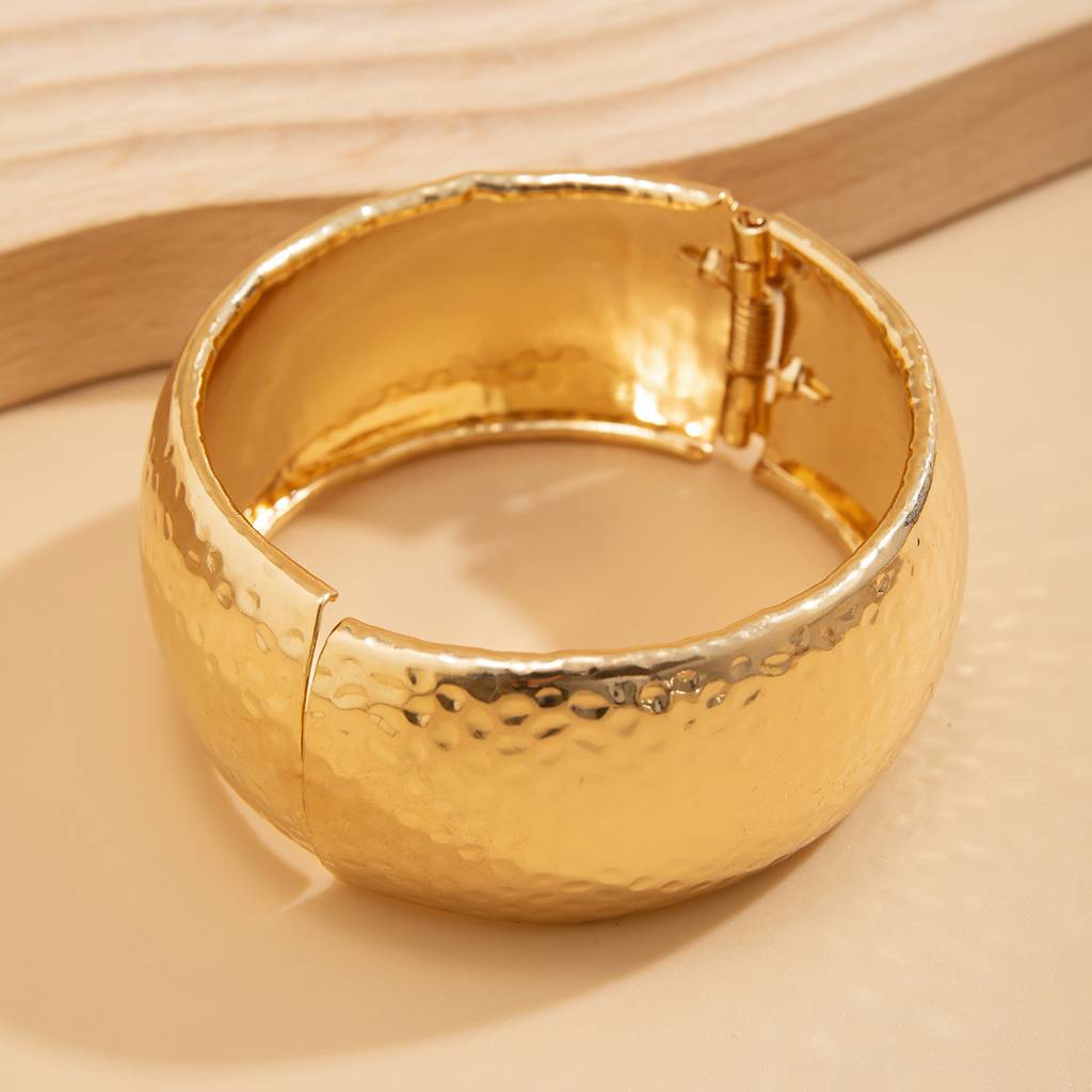 Shiny Gold/Silver Plated Anti-Tarnish Bold Hammered Chunky Open Bangle Bracelet : ADN0525B367G