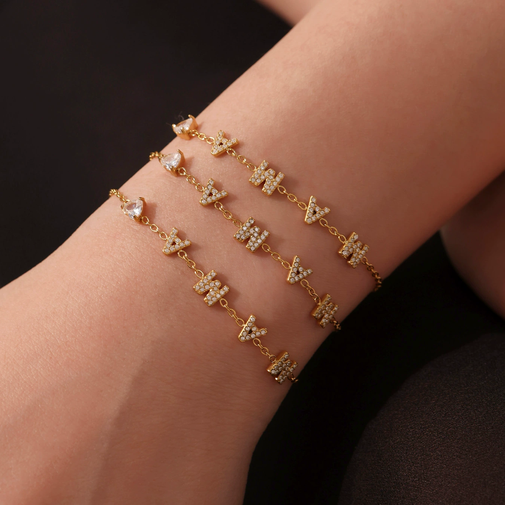 18K Gold Plated Anti-Tarnish Mama Letters And Heart With Zircon Bracelet : ALL0725B297G