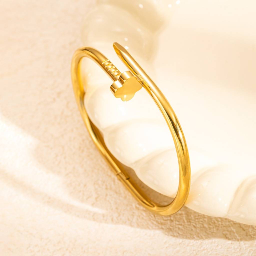 18K Plated Waterproof Anti-Tarnish Nail And Clover  Bangle Bracelet : ASJ0125B2250G