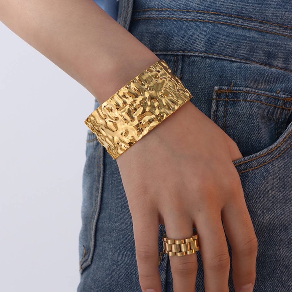 18K Gold Plated Waterproof, Anti-Tarnish Chunky Hammered Cuff Bangle Bracelet : AOU0125B21G