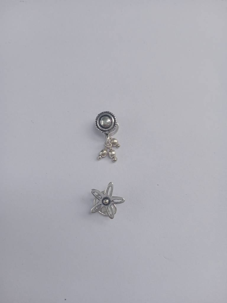 Firoza Oxidized Silver Toned Melinda Nosepins : OXYNPCOM1175