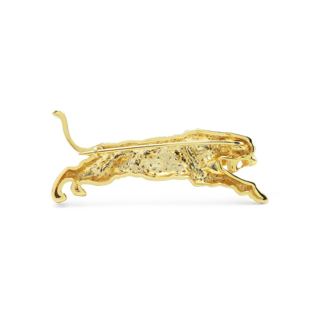 Silent Hunter Brooch : P3003
