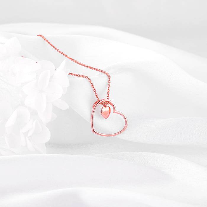 Anushka Sharma Rose Gold Heart Necklace : PD003