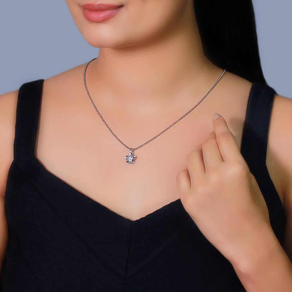 Silver Zircon Flower Pendant With Link Chain : PD0130