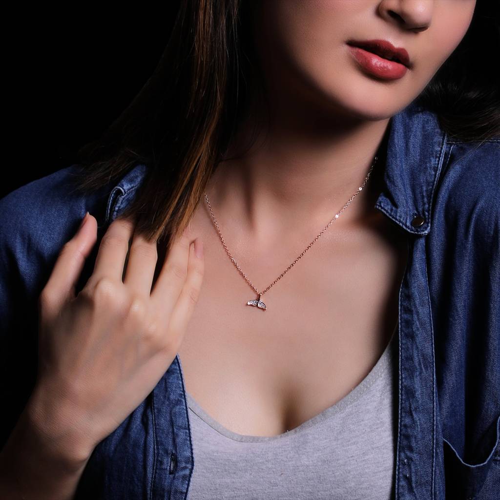 Anushka Sharma Rose Gold Dolphin Tail Necklace With Link Chain : PD0145