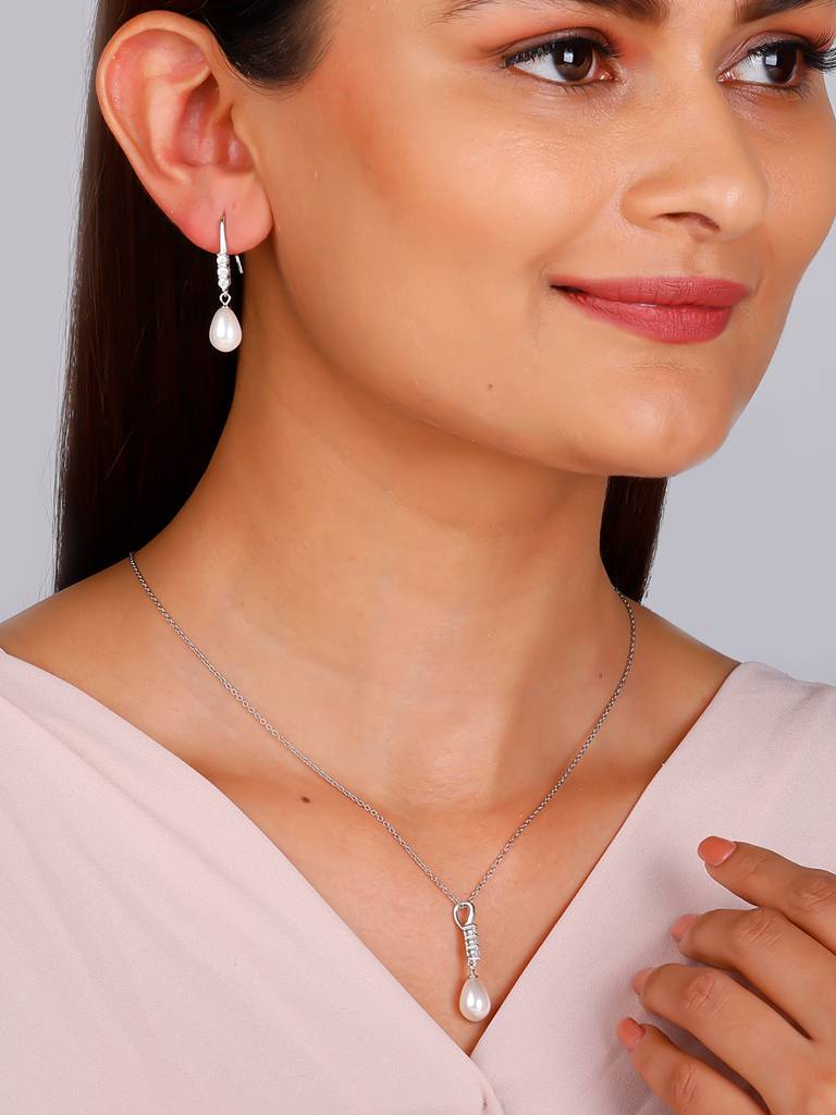 GIVA 925 Sterling Silver Anushka Sharma Silver Drops of Pearls Set