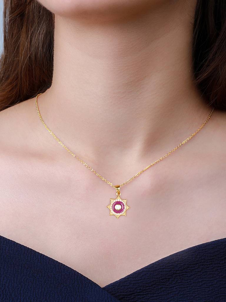 GIVA 925 Sterling Silver Golden British Royal Pendant with Link Chain