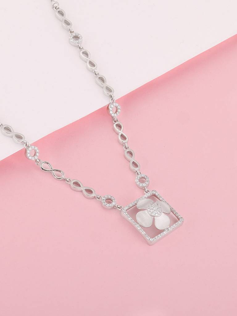 GIVA 925 Sterling Silver Lavish Love Floral Necklace