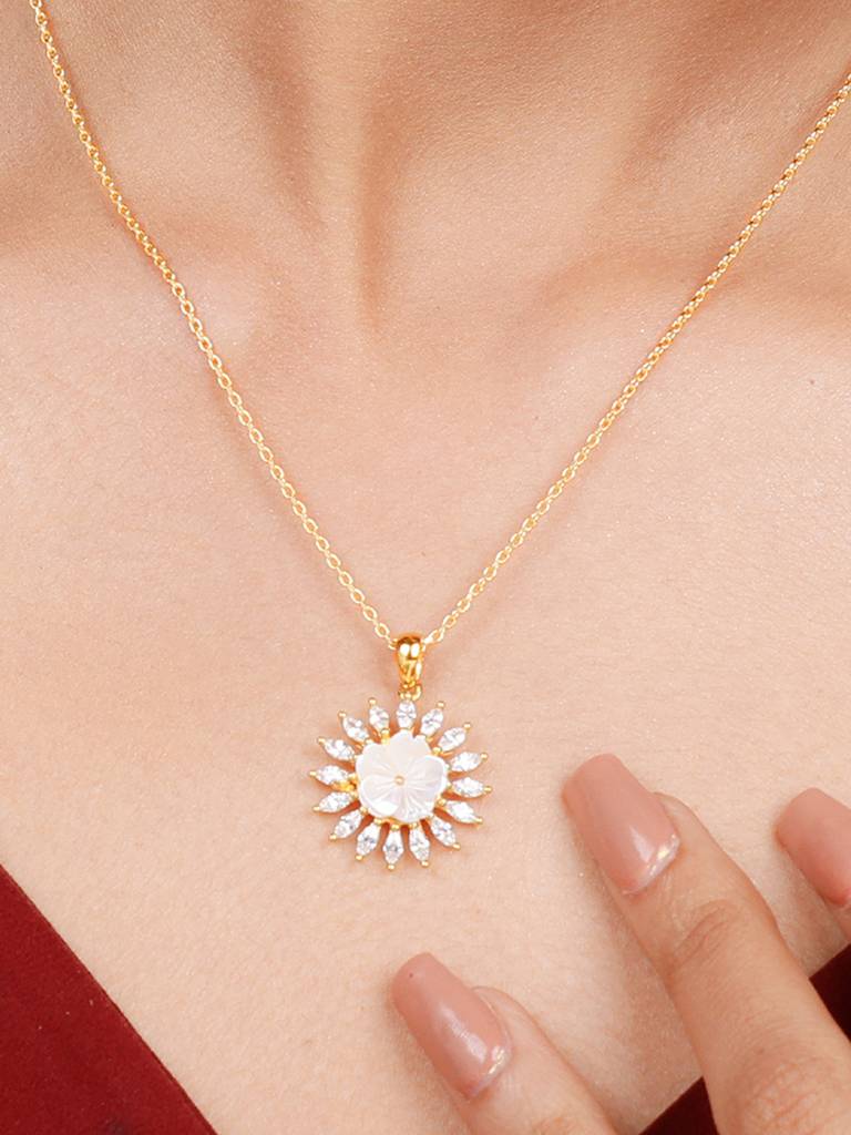 GIVA 925 Sterling Silver Golden Daisy Affair Pendant with Link Chain