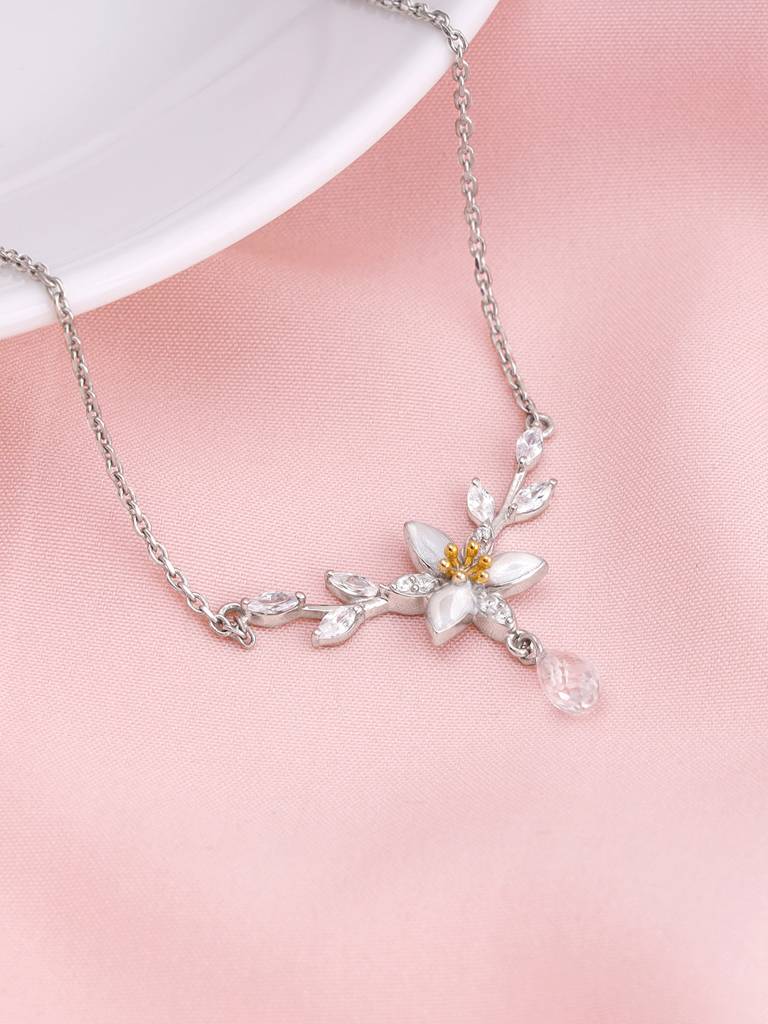 Giva 925 Sterling Silver Bhumi Silver One In A Trillium Necklace