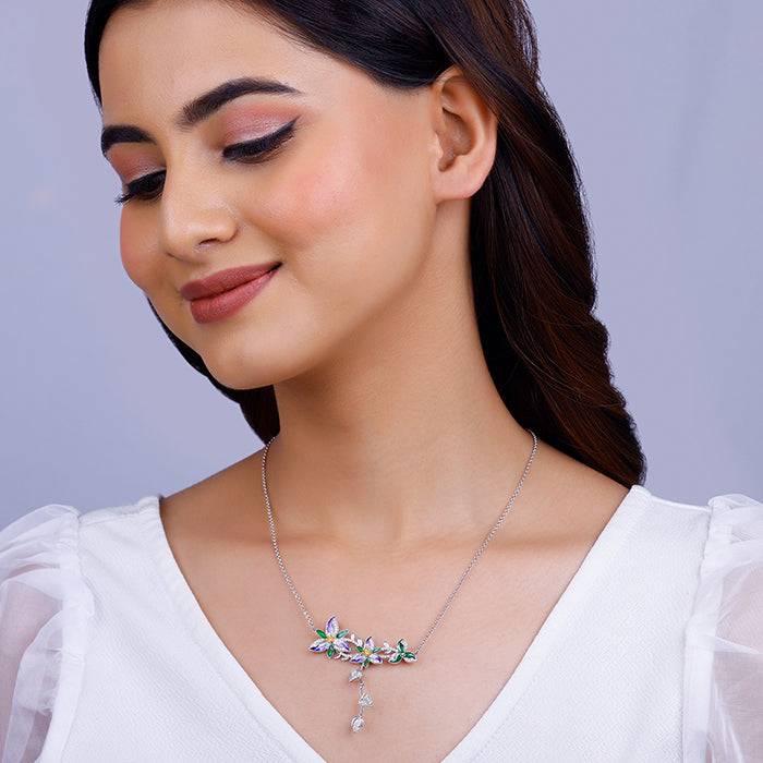Giva 925 Silver Bhumi Silver Trillium Necklace : PD02271