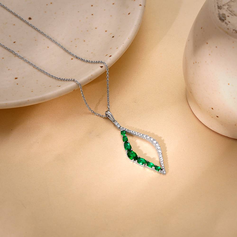 925 Silver Remarkable Pendant With Link Chain| Necklace To Gift Women & Girls : PD02522