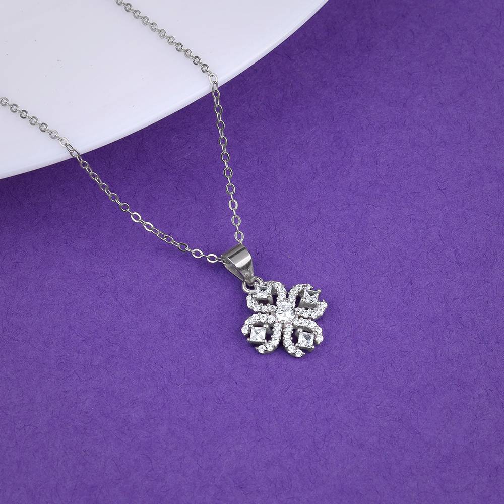 925 Silver Trendy Clover Pendant With Link Chain : PD02587