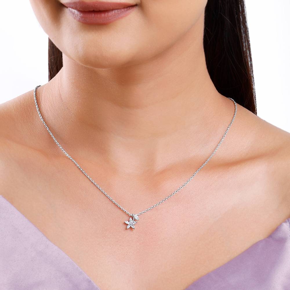 Silver Classic Floral Pendant With Link Chain : PD02712