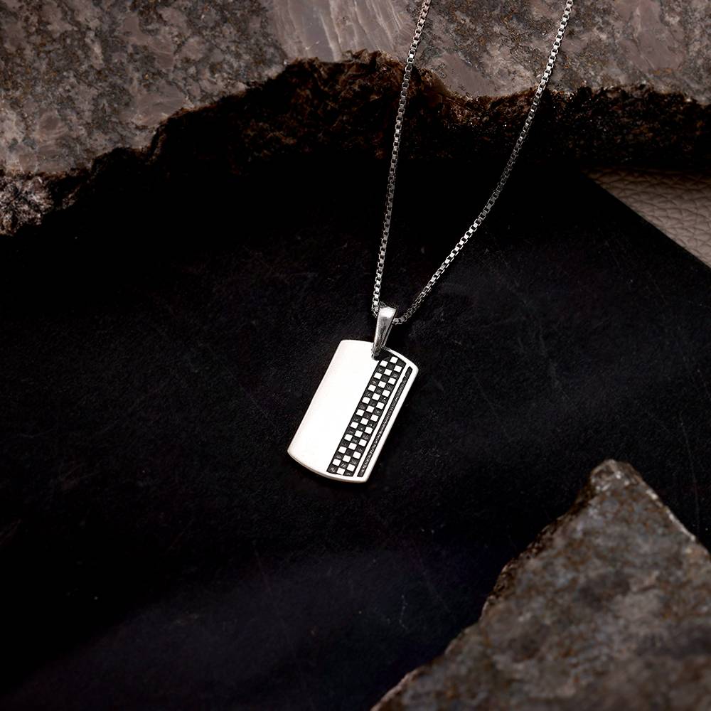 925 Oxidised Silver Admiring Pendant With Box Chain 925 Oxidised