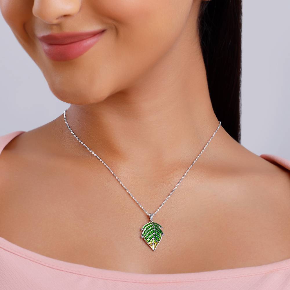 925 Silver Heavenly Leaf Pendant With Link Chain : PD02941