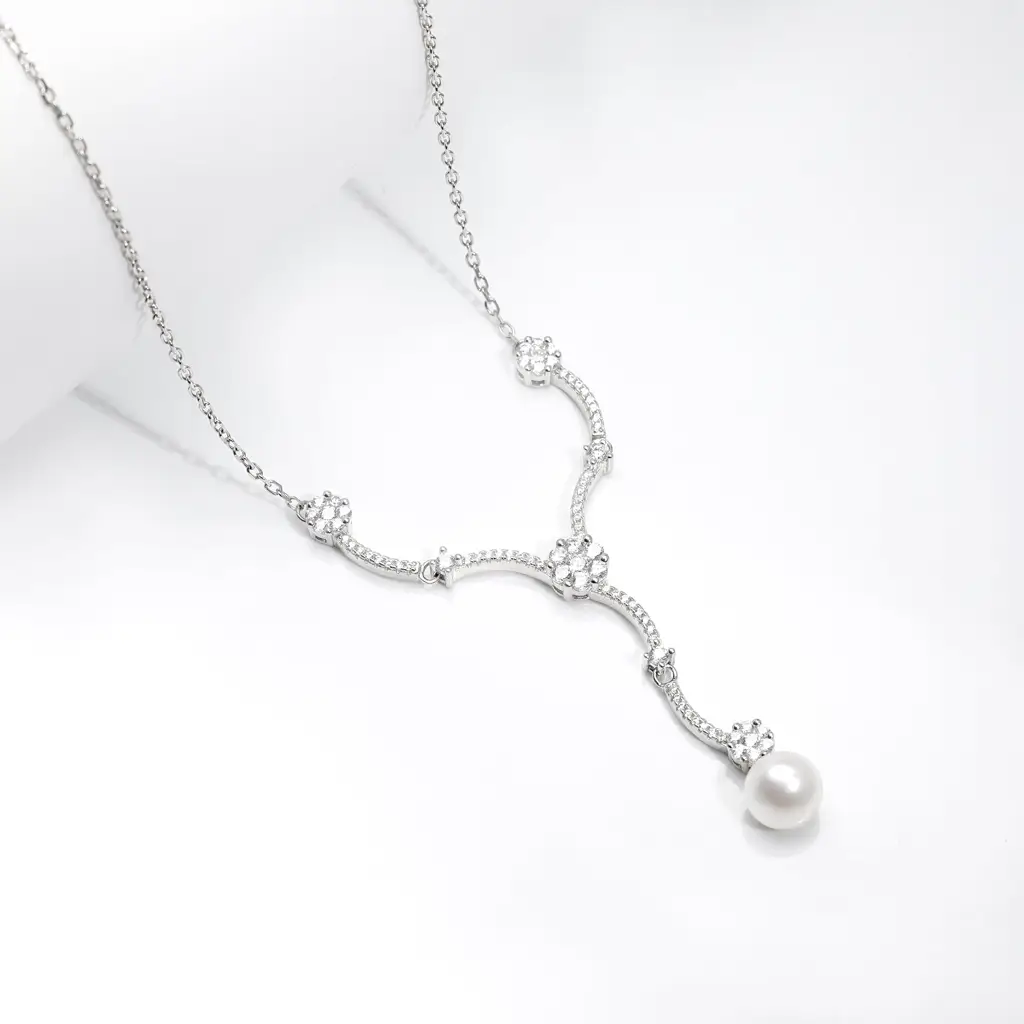925 Silver Curved Pearl Flower Necklace : PD0427
