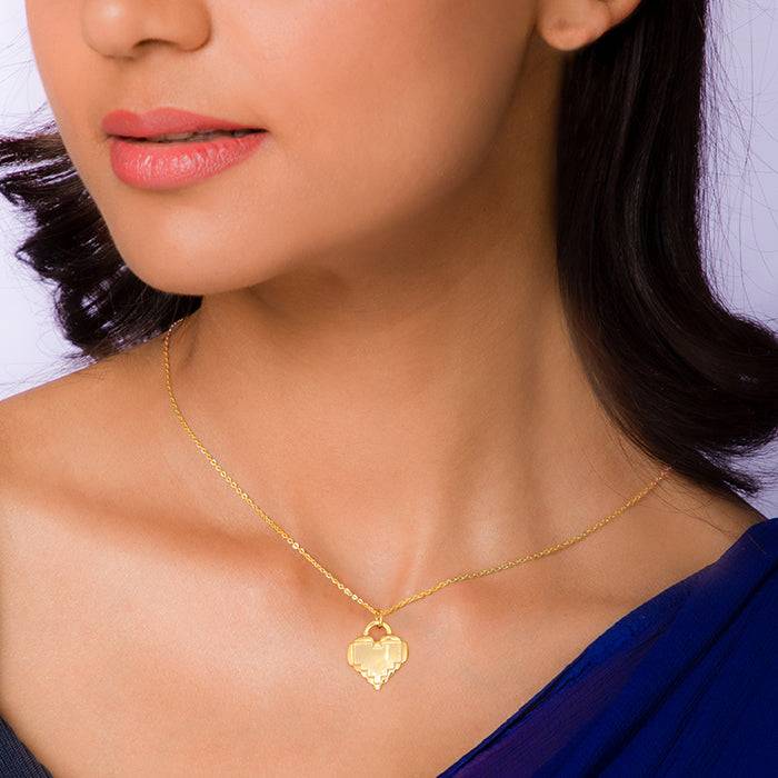 Golden Heartbeat Pendant With A Link Chain : PD0563