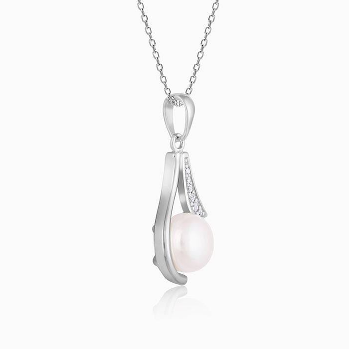 Silver Pearl Maiden Pendant With Link Chain : PD0610