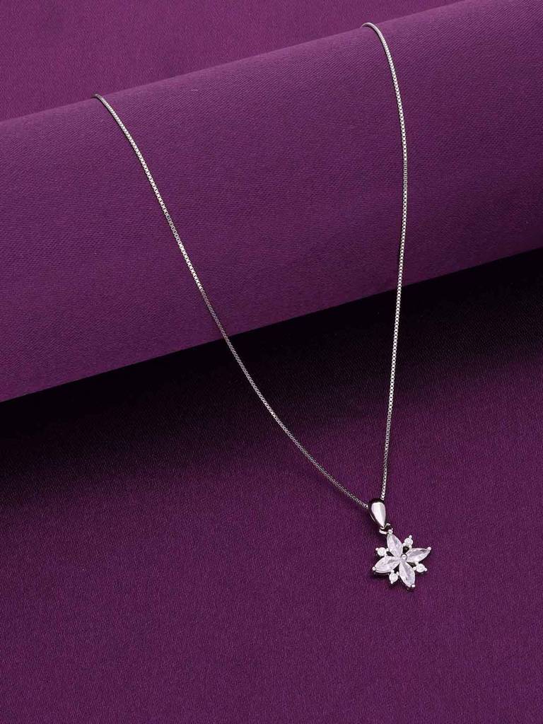 Sterling Silver Chic Floral Pendant With Chain : PDCS110-S-NA