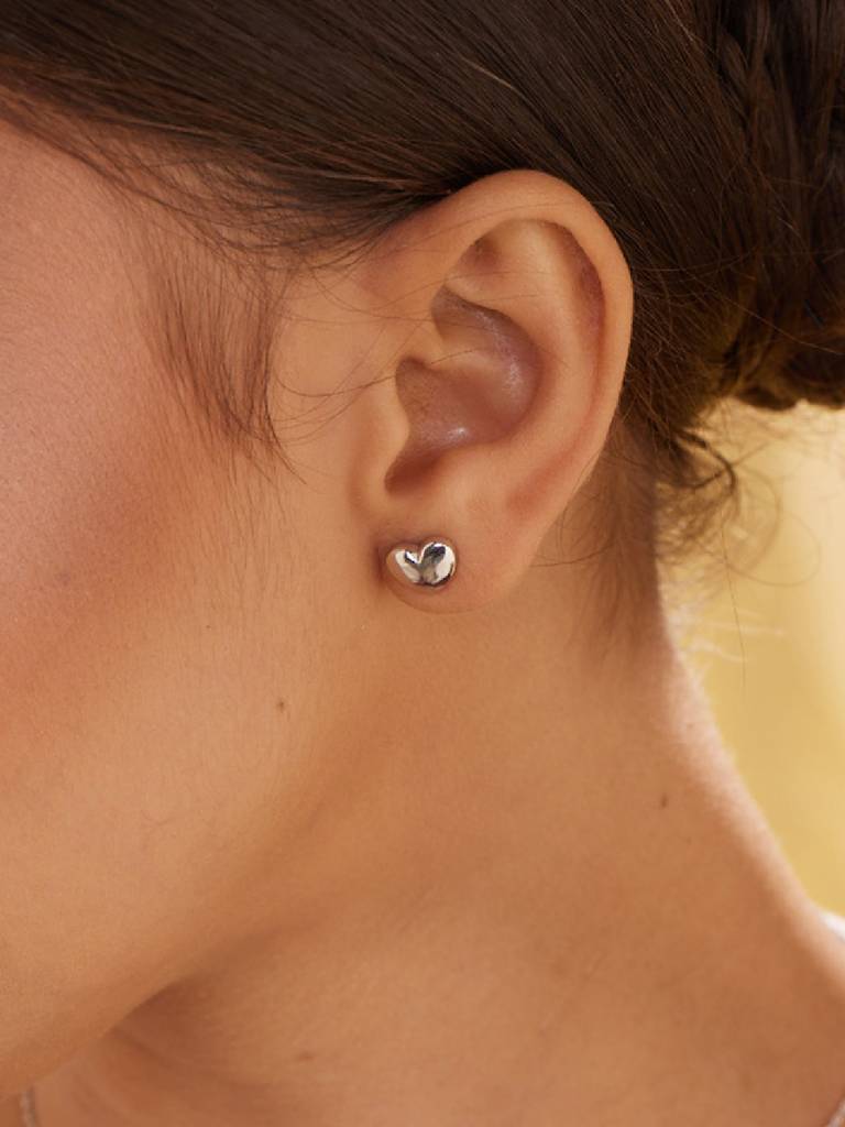 925 Sterling Silver Heart Shaped Studs Earrings : PM-EARRINGS-023